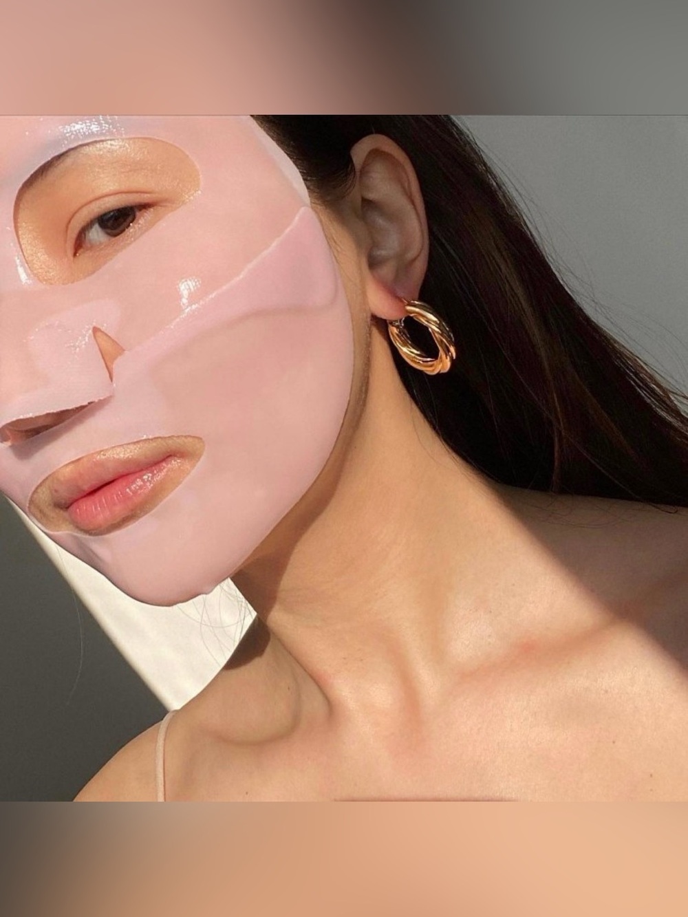 LOOPS Double Take Glow Hydrogel Face Mask - Picture 6 of 6